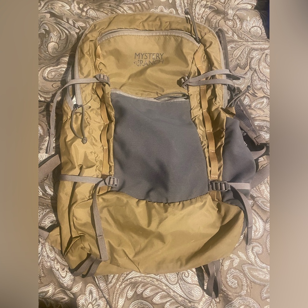 Mystery Ranch In & Out Backpack Hiking Travel Lightweight and Foldable Pack 19L